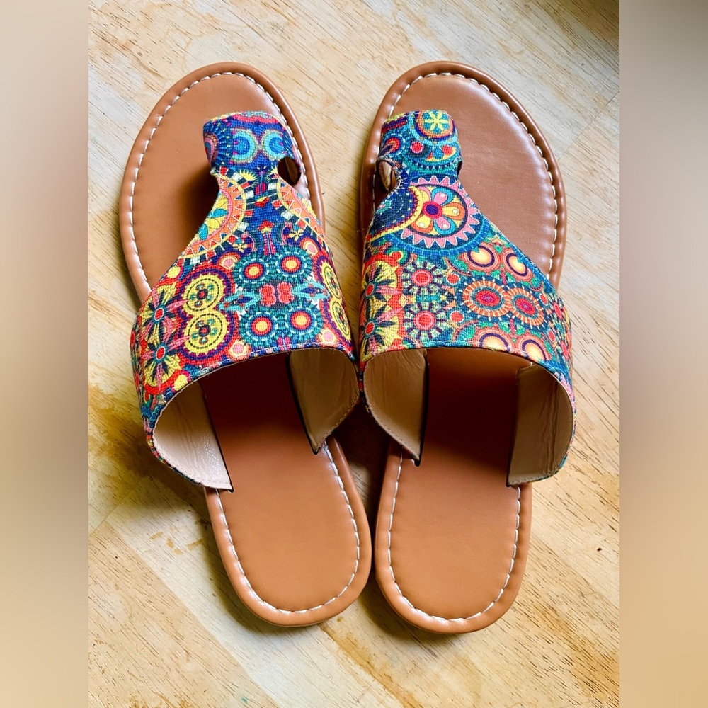 Colourful Leather Vacation Sandals!